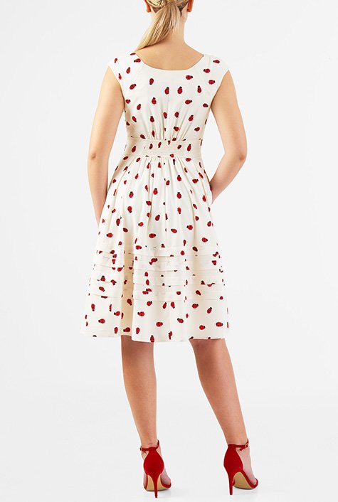 Pretty pleats detail the scooped neck of our ladybug print crepe dress, inversely pleated and nipped in at the high waist for a figuring-flattering silhouette, and finished with tucked pleat tiers at the hem.
