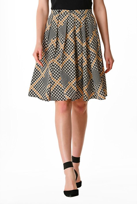 Shop Houndstooth Print Matte Crepe Skirt Eshakti