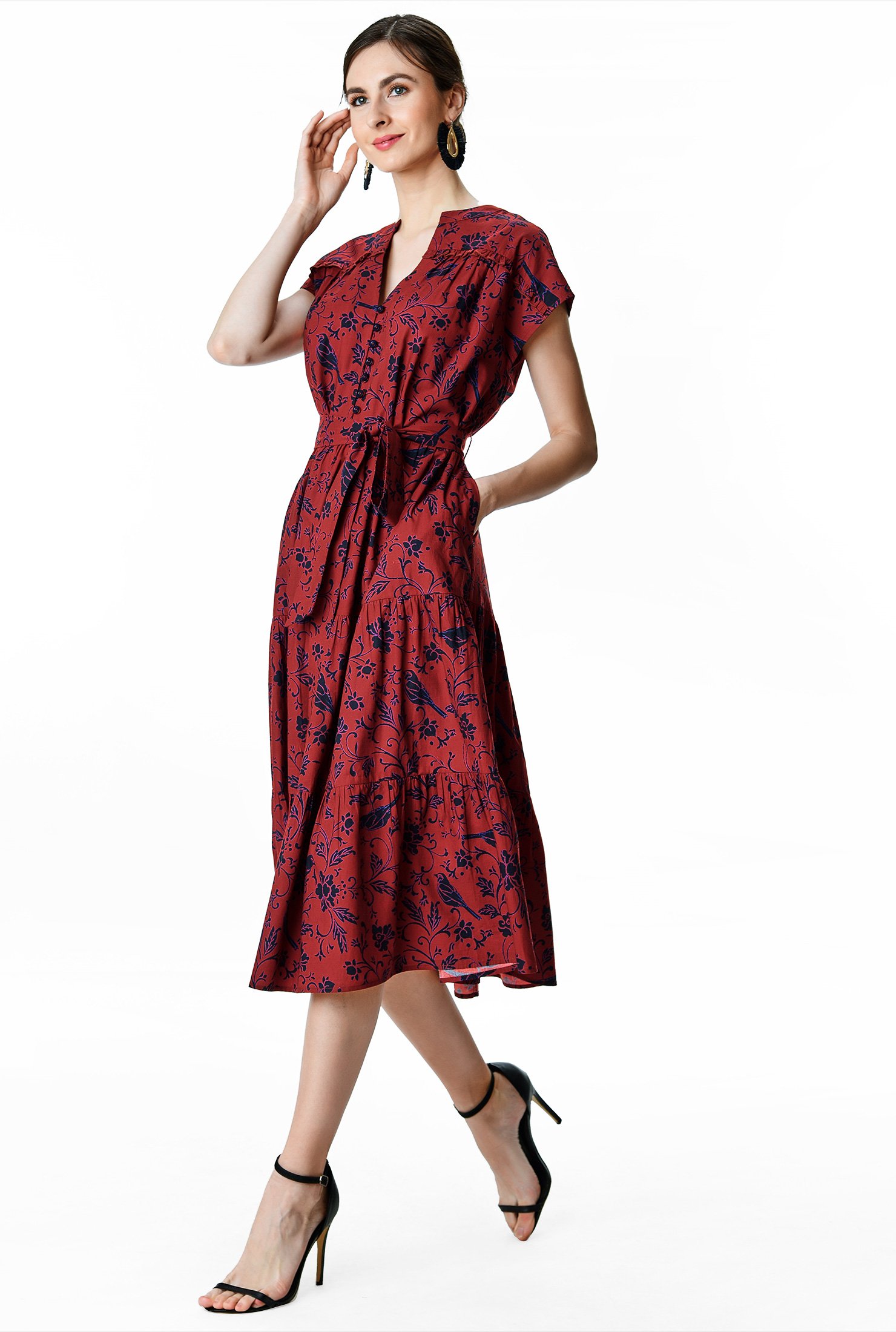 A ruffle frill trim yoke and rouleau-buttons at the front style our relaxed floral print cotton poplin tiered shirtdress that will go effortlessly from the WFH to the weekend.