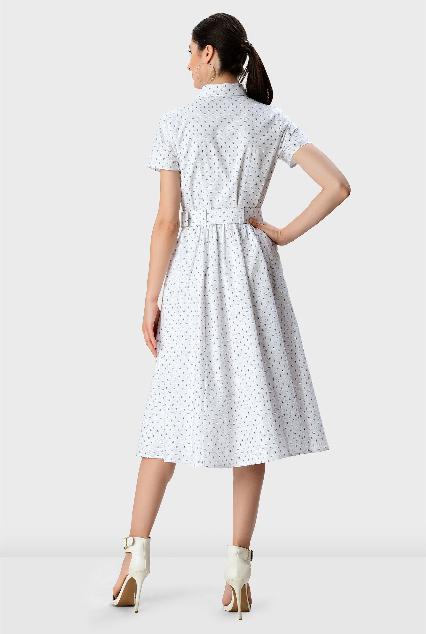 The best kind of dress for everyday wear, our button-down shirtdress made of crisp cotton poplin is ready for work, weekend and everything in between.