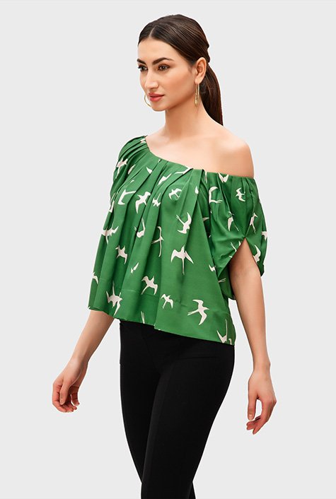 Split sleeve pleated bird print crepe blouse