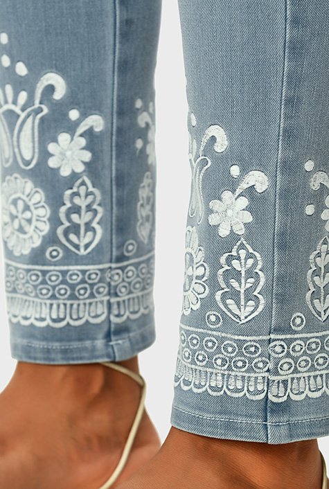 Floral embellished light indigo jeans
