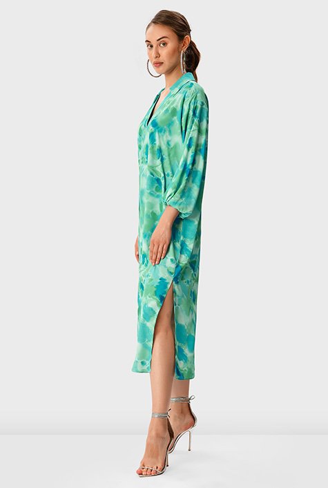 Good weather and summer getaways, our relaxed marble print crepe dress in a simple, easy shift silhouette is cut with breezy side vents at the hem. 