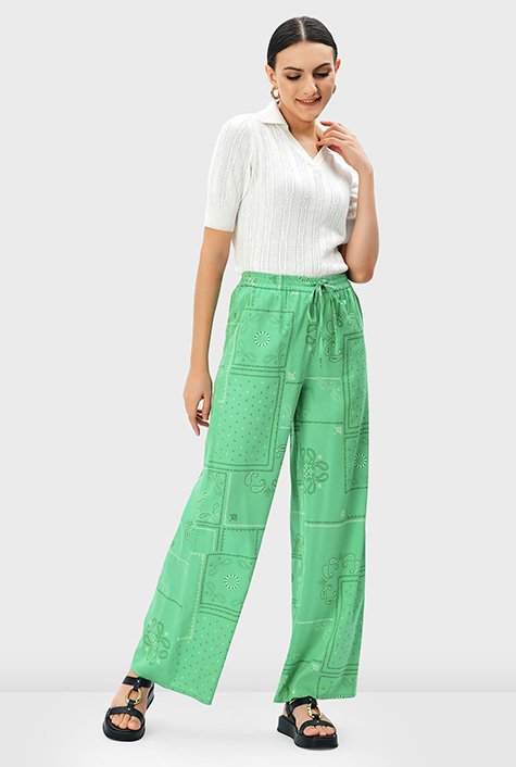 China Custom Logo Essential Knee-length Wide Leg Pants with Drawstrings for  Women factory and manufacturers